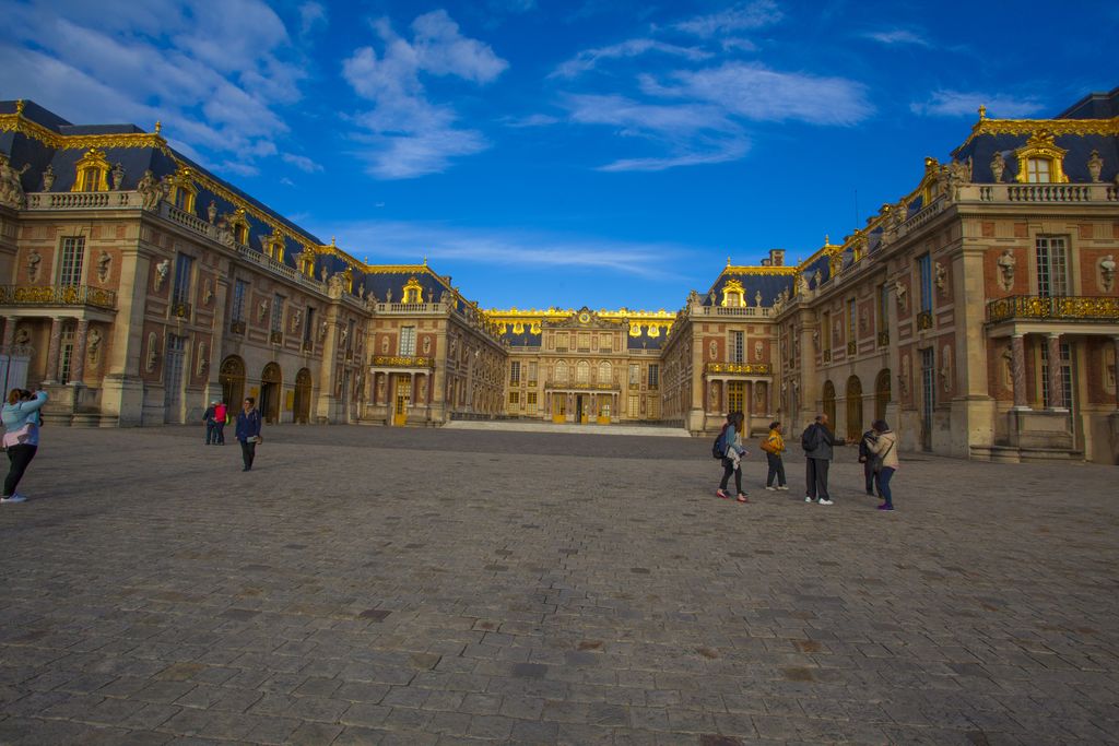 Compare architecture as an instrument of court access, representation and rule