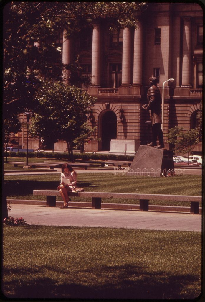 PARK IN FRONT OF CITY HALL, ONE OF THE PUBLIC BUILDINGS ON THE MALL, CLEVELAND'S CIVIC CENTER, an architectural view.