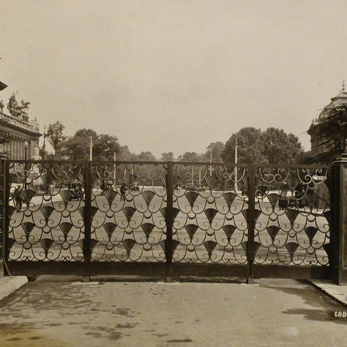 Porte d'honneur at the 1925 Paris exhibition by Edgar Brandt