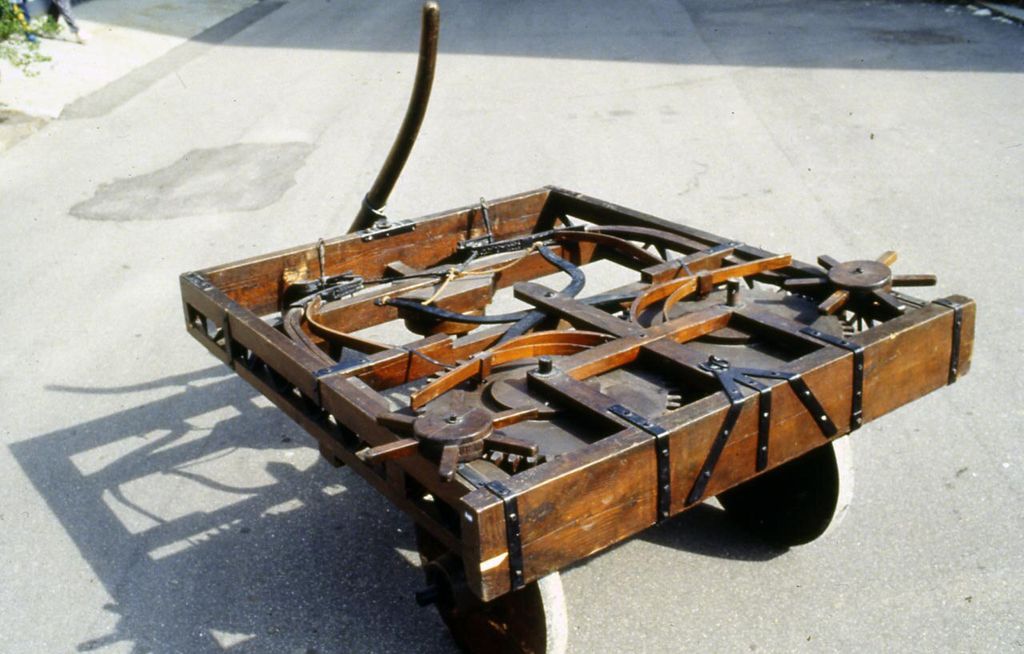 Mechanism of the self-propelled cart reconstruction.