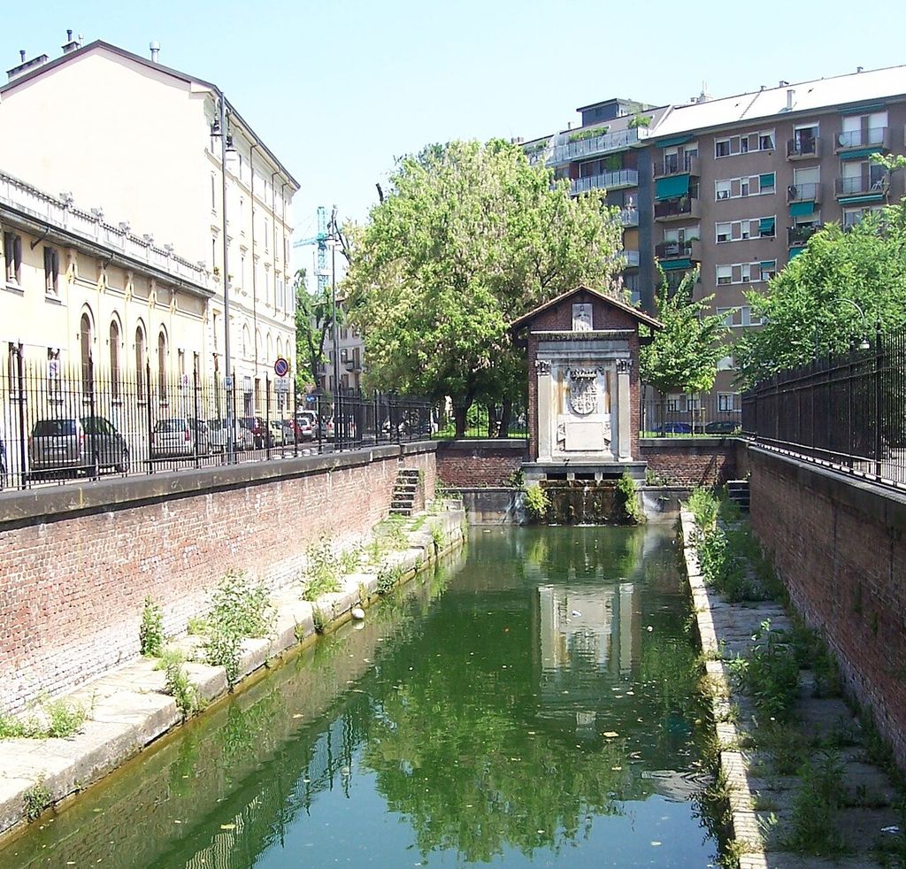 The surviving Conca di Viarenna lock structure in Milan.
